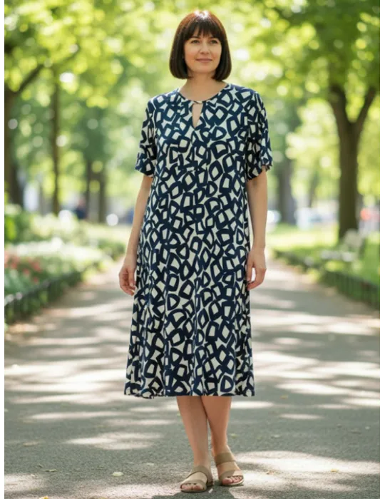 White and Blue geometrical print Short-Sleeve Sheath Dress