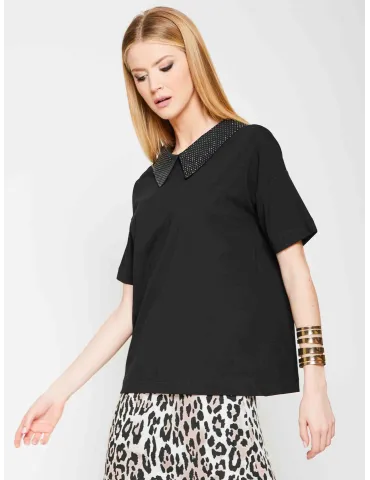 Francesca Mercuriali | T-shirt nera con collo di strass |Taglie comode