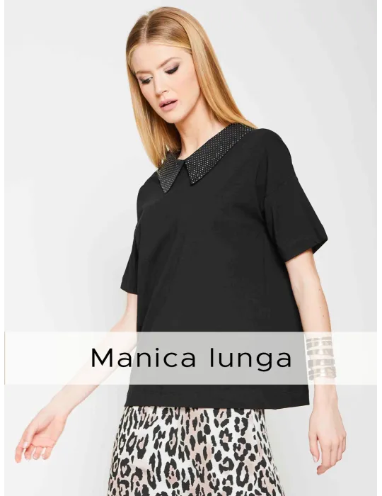 Francesca Mercuriali | T-shirt nera con collo di strass |Taglie comode