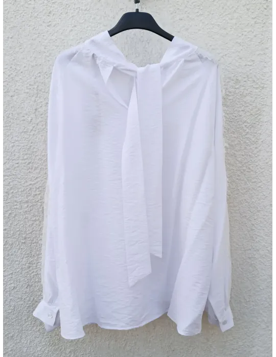 Camicia blusa bianca oversize con pizzo e fiocco posteriore by Mousse