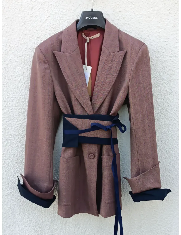 Tailleur spigato con cintura | Mousse Numero Primo semi-conformato