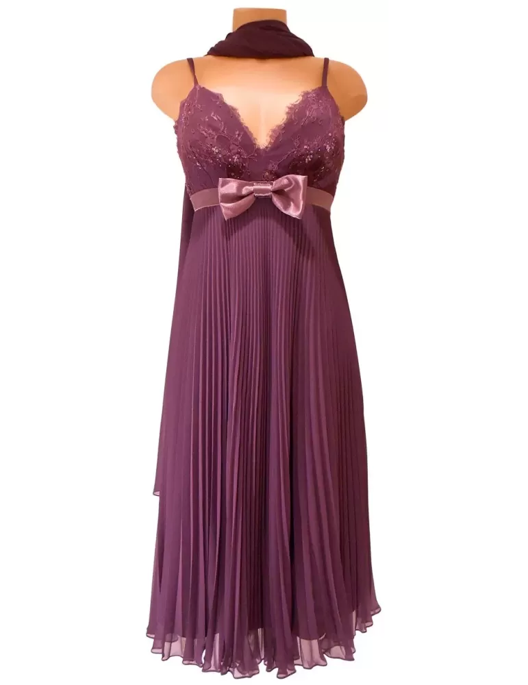 Gorgeous plunge V neck chiffon satin plissè purple dress with lace Gorgeous plunge V neck chiffon satin plissè purple dress with lace