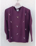 Maglione bordeaux con strass ricamati sul davanti More by Siste's