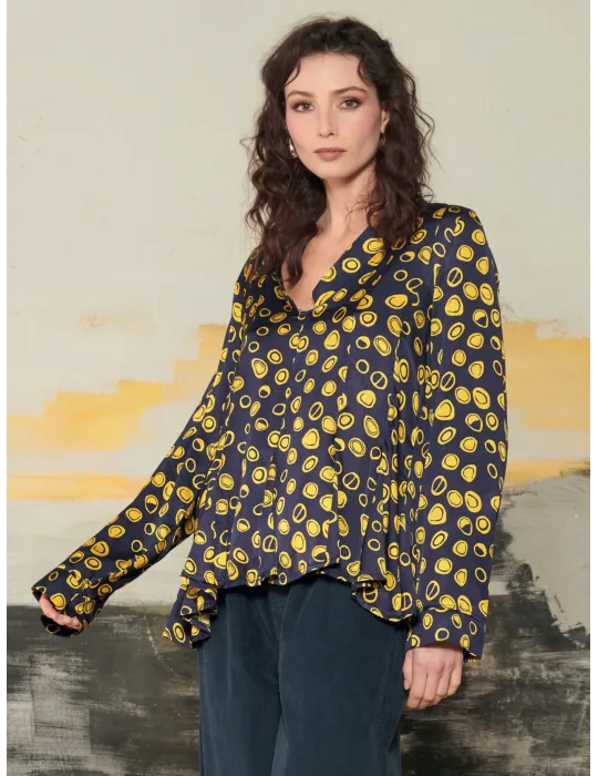 Blusa in raso di viscosa blu con pois gialli | Mousse semi-conformato