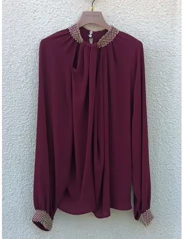 Blusa in seta bordeaux con rete di strass fino alla 52 | Maesta Milano 2