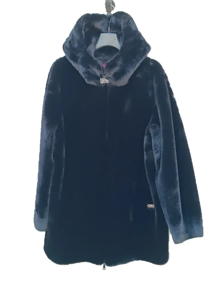 Giaccone nero in eco pelliccia di montone fino alla tg 52 | Riva Tricot