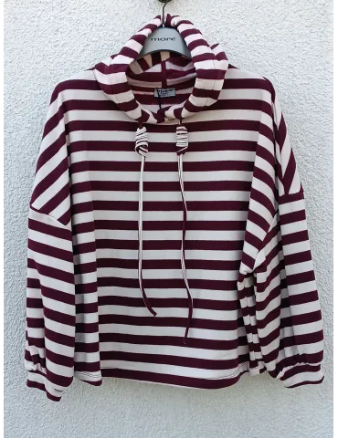 Tuta felpa e pantalone bordeaux a righe vaniglia More by Siste's
