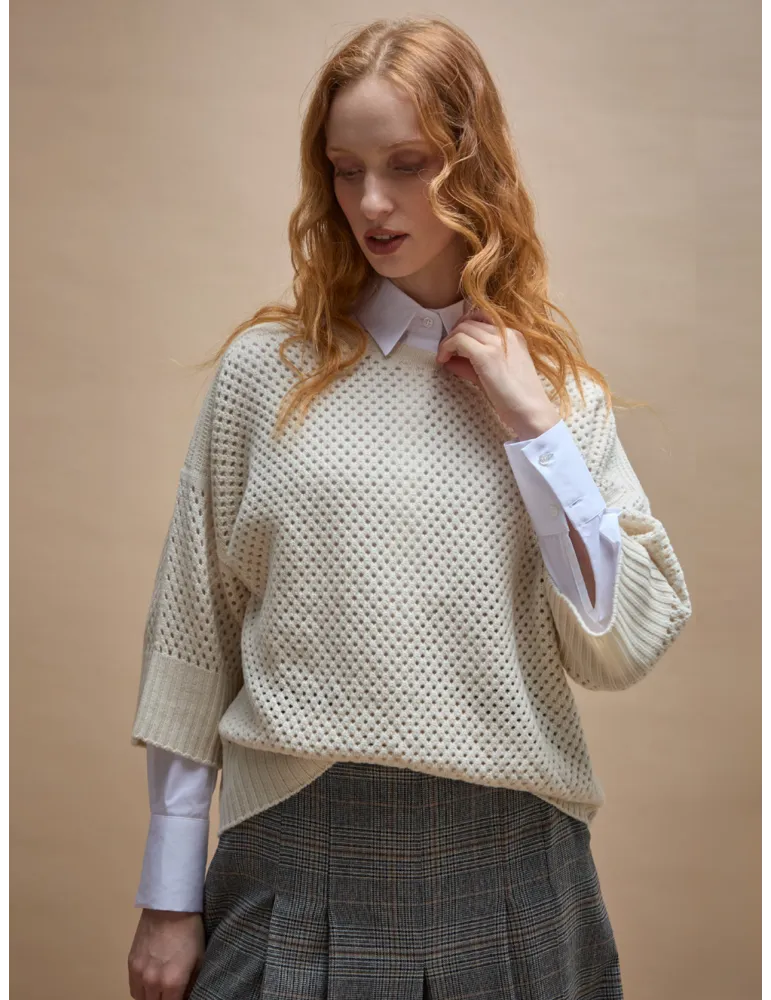 Maglia mantella traforata in merino extrafine bianco burro | Amethist