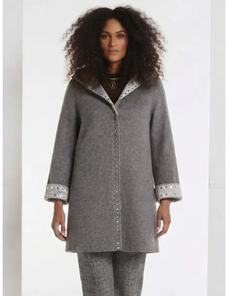 Cappotto grigio in pura lana con cappuccio e borchie Piero Moretti