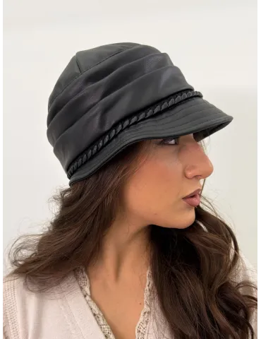 Cappelli donna Complit | Cloche Dolly in ecopelle nera antipioggia 2