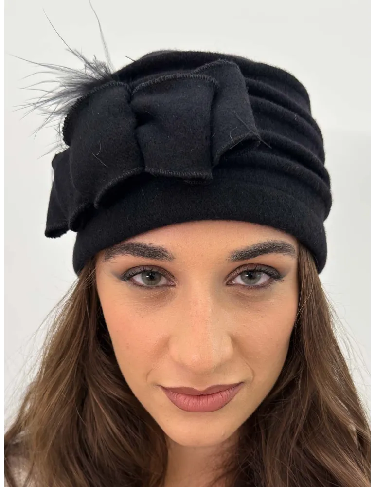 Cappelli donna Complit | Cappello in pura lana con fiocco e piume