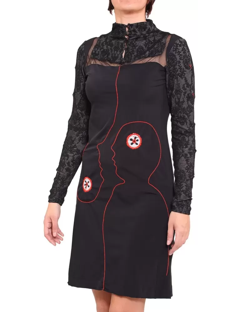 Kleid mit gepunkteten Tüll Einsätzen