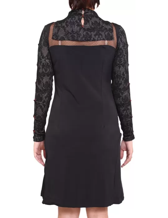 Kleid mit gepunkteten Tüll Einsätzen