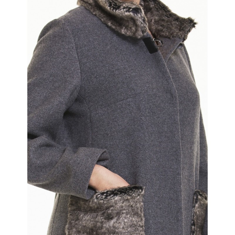 Cappotto grigio con pelliccia Calaluna