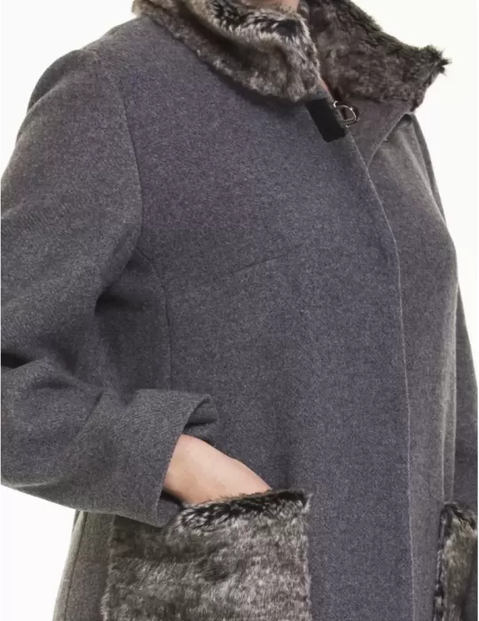 Cappotto grigio con pelliccia Calaluna