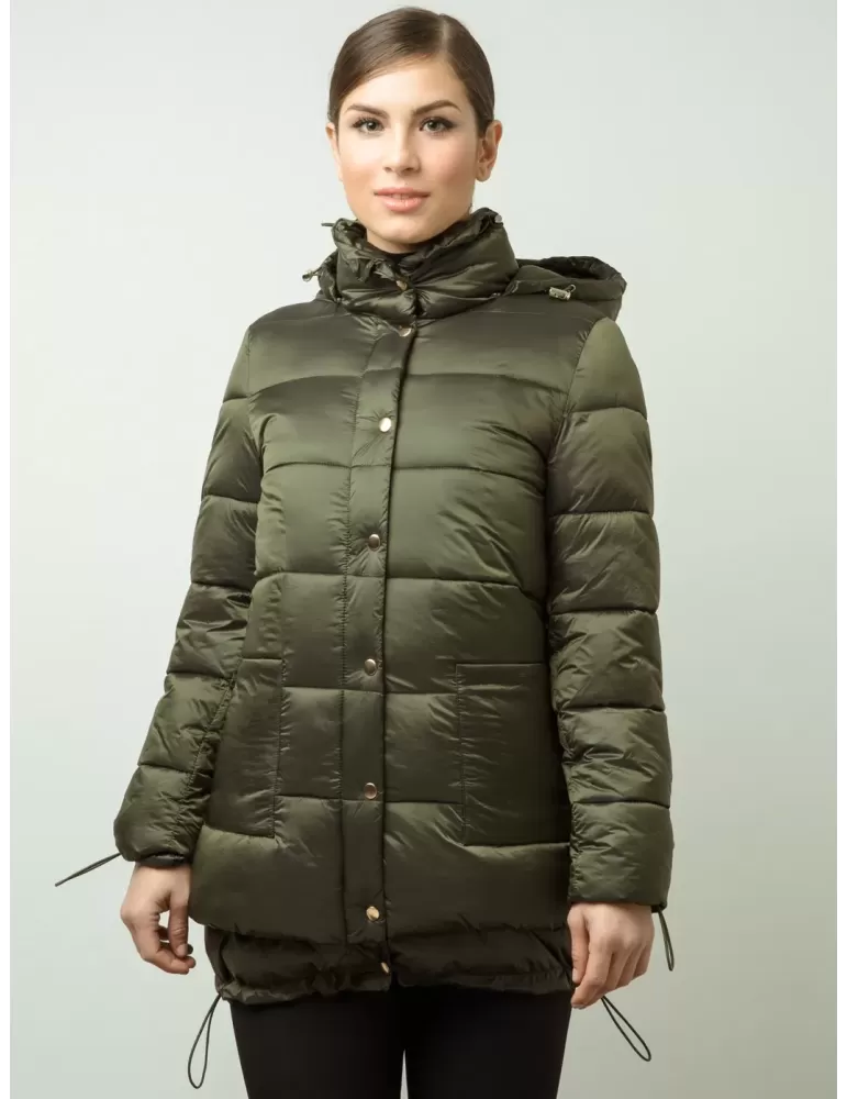 Piumino 100 grammi verde col cappuccio Nitia by Pregiò couture Piumino 100 grammi verde col cappuccio Nitia by Pregiò couture