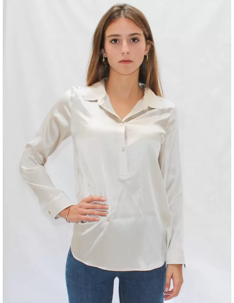 Camicia polo raso di pura seta beige Riva Tricot Camicia polo raso di pura seta beige Riva Tricot