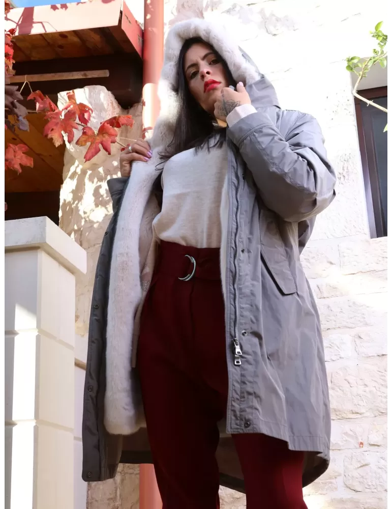 Parka verde interno pelliccia bianca Vicino Venezia