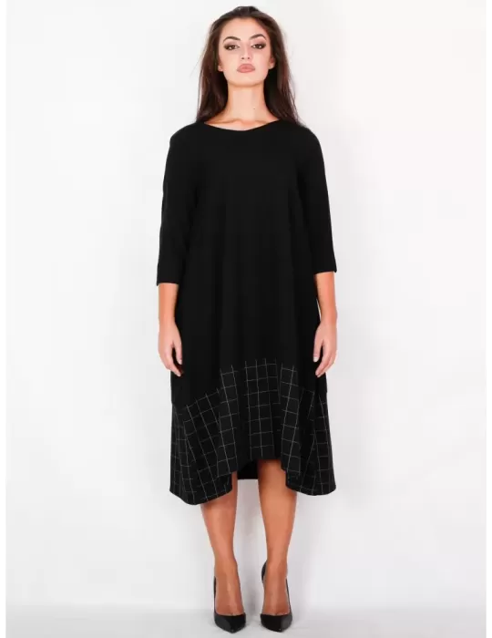 Abito nero lunghezza midi largo oversize MY...MY Abito nero lunghezza midi largo oversize MY...MY