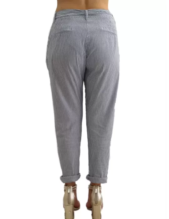 Fuego Woman Elegant black cady carrot pleated trousers pants
