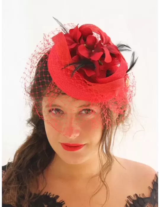 Red mesh and black feathers fascinator headband Red mesh and black feathers fascinator headband