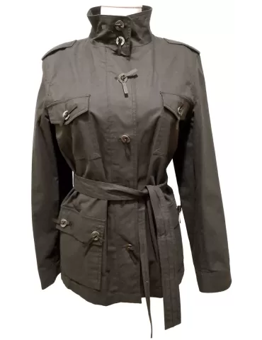 Online-Verkauf-Weste mit Tasten und patches